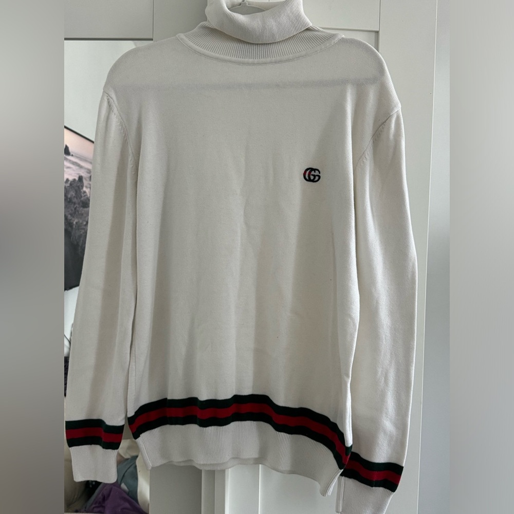 turtleneck by Gucci ( mens or womans)